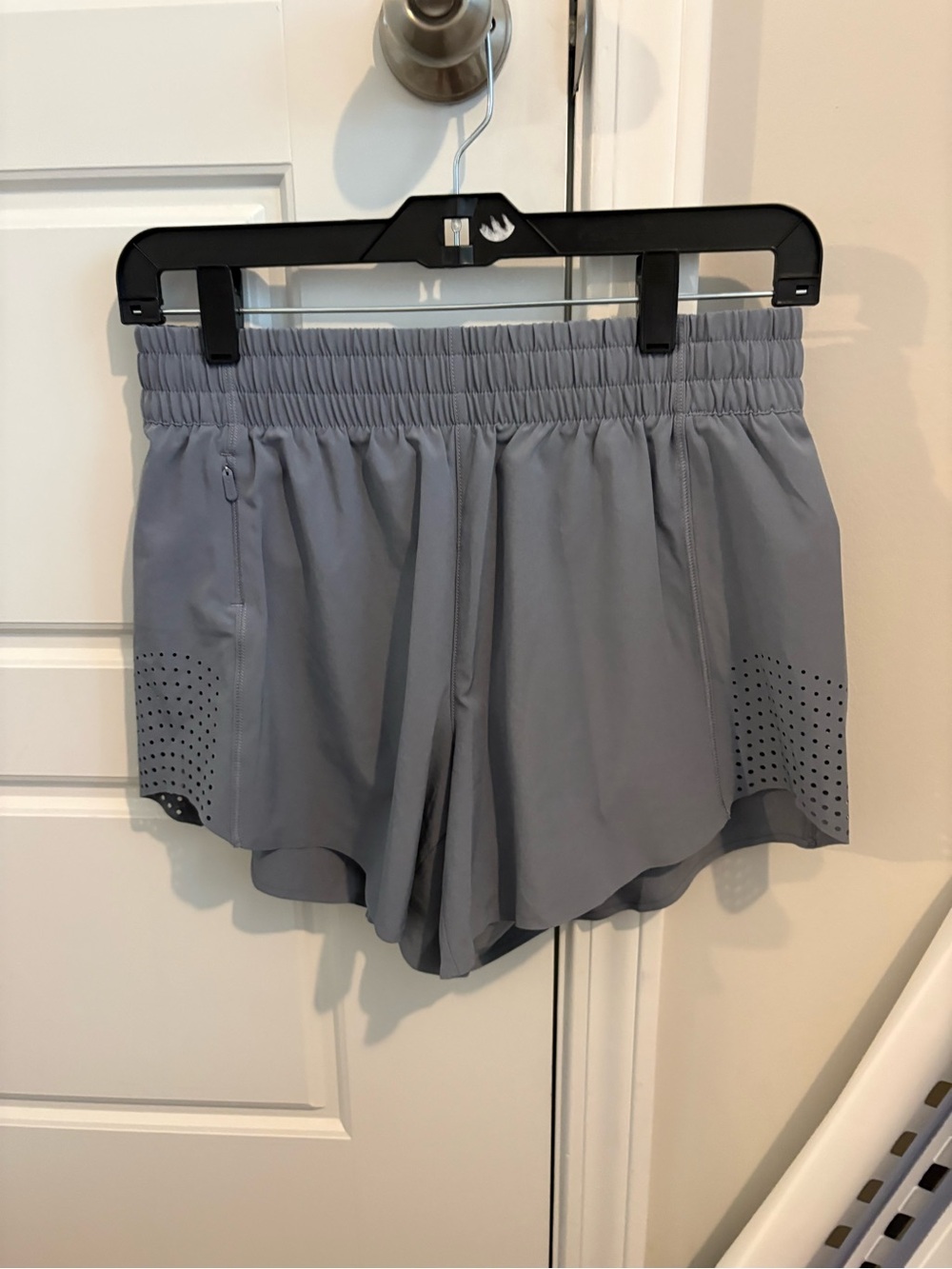 Athleta Hustle 4.5 Shorts
